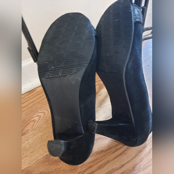 Gucci Suede Platform Pumps - Picture 4 of 8